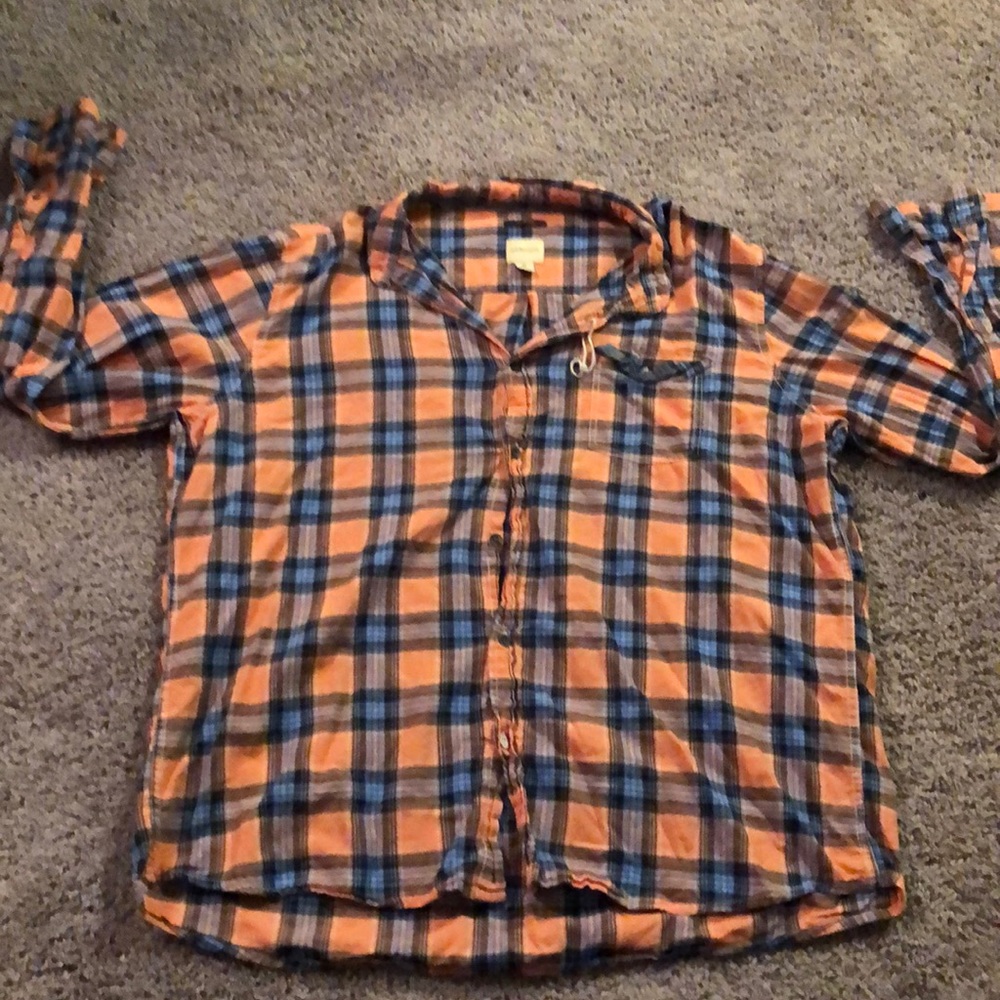 Men’s long sleeve flannel (XL)